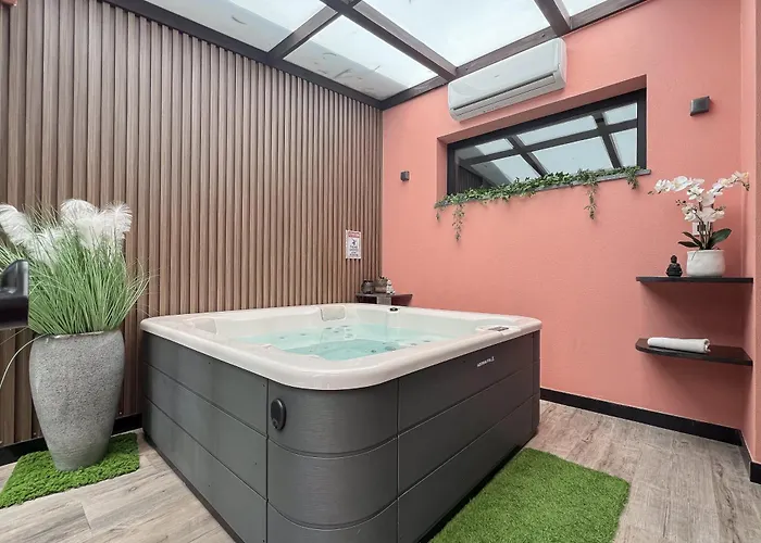 Vakantiehuis Casa Requinte - Jacuzzi Arco da Calheta (Madeira)